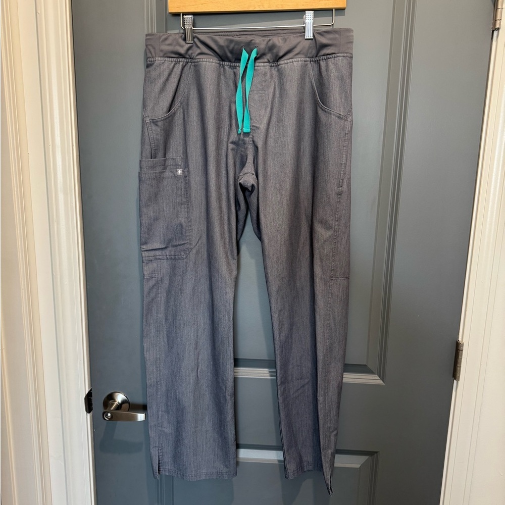Figs Kade Cargo Scrub Pants - Graphite